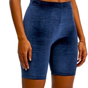NWT Fabletics High-Waisted Velour Bike Short 9”